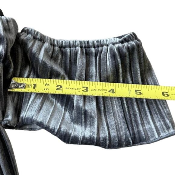 NWT Endless Rose Crushed Velvet Gray Cold-Shoulder Top, Size MEDIUM - Picture 6 of 9